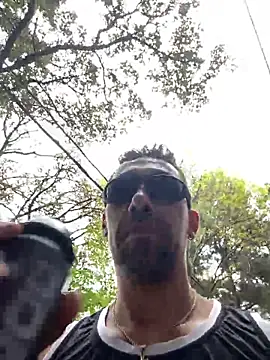 Snapshot of dantedesirexx chatting on February 13, 6:37 pm dantedesirexx online show from February 13, 6:37 pm