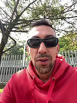 Snapshot of dantedesirexx chatting on February 26, 3:22 pm dantedesirexx online show from February 26, 3:22 pm