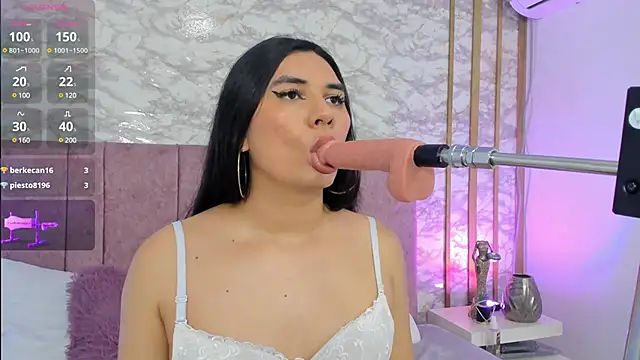 Snapshot of caroline_jensen18 chatting on January 30, 3:51 pm caroline jensen18 online show from January 30, 3:51 pm