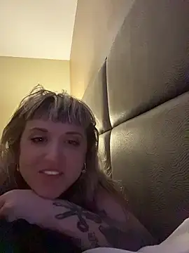 Snapshot of Babette_xox chatting on May 5, 8:33 am Babette xox online show from May 5, 8:33 am