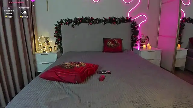 flora off online show from December 18, 7:36 am