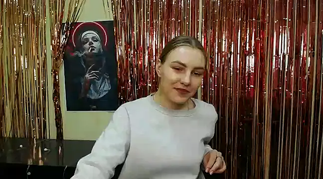 Snapshot of _AlMamiyy_ chatting on December 10, 2:39 pm AlMamiyy online show from December 10, 2:39 pm