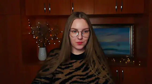 Snapshot of _AlMamiyy_ chatting on December 13, 5:43 pm AlMamiyy online show from December 13, 5:43 pm