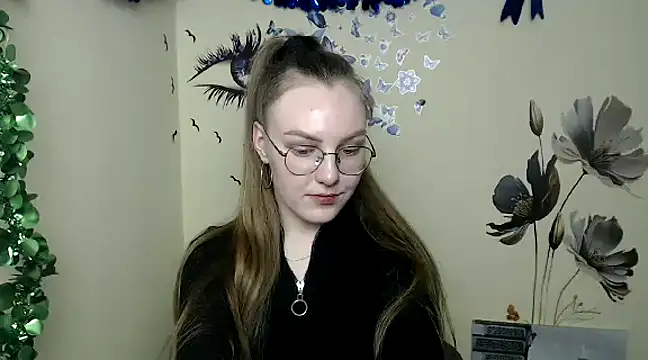 Snapshot of _AlMamiyy_ chatting on December 24, 2:01 pm AlMamiyy online show from December 24, 2:01 pm