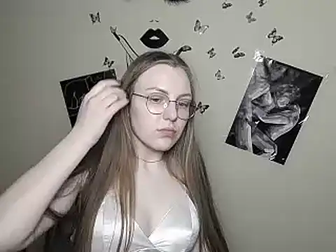 Snapshot of _AlMamiyy_ chatting on January 29, 1:48 am AlMamiyy online show from January 29, 1:48 am