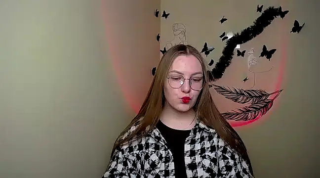 Snapshot of _AlMamiyy_ chatting on February 7, 1:53 pm AlMamiyy online show from February 7, 1:53 pm