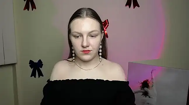 Snapshot of _AlMamiyy_ chatting on February 10, 12:19 am AlMamiyy online show from February 10, 12:19 am