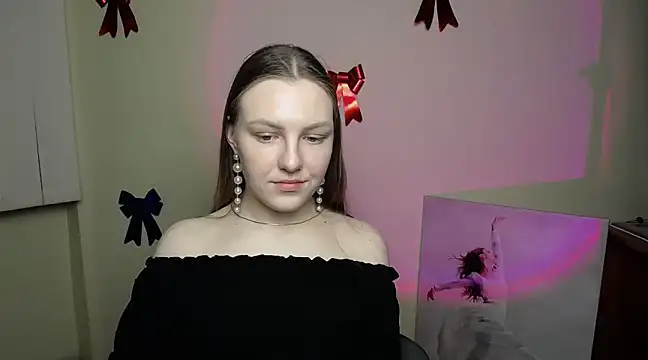 Snapshot of _AlMamiyy_ chatting on February 10, 3:24 am AlMamiyy online show from February 10, 3:24 am