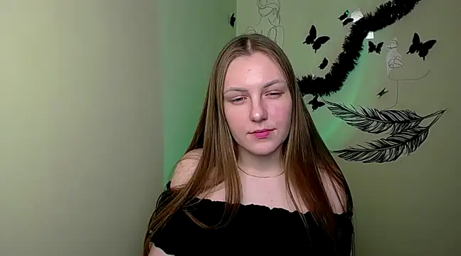 Snapshot of _AlMamiyy_ chatting on February 12, 12:05 am AlMamiyy online show from February 12, 12:05 am