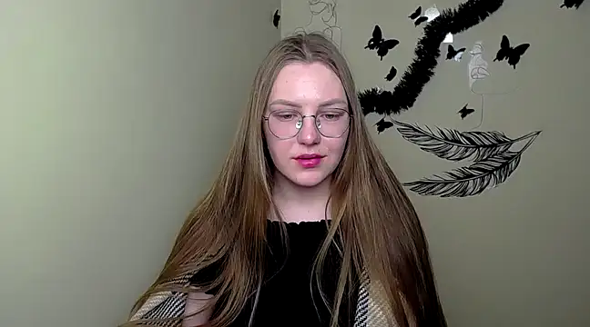 Snapshot of _AlMamiyy_ chatting on February 24, 1:24 am AlMamiyy online show from February 24, 1:24 am