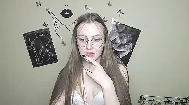 Snapshot of _AlMamiyy_ chatting on March 6, 4:49 pm AlMamiyy online show from March 6, 4:49 pm