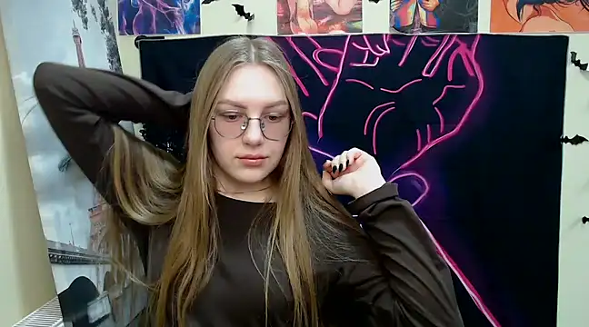 Snapshot of _AlMamiyy_ chatting on March 8, 8:11 am AlMamiyy online show from March 8, 8:11 am