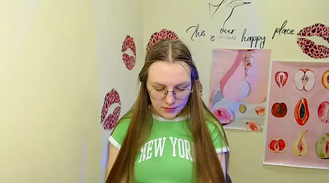 Snapshot of _AlMamiyy_ chatting on March 11, 4:29 pm AlMamiyy online show from March 11, 4:29 pm