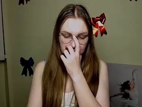 Snapshot of _AlMamiyy_ chatting on March 16, 4:45 pm AlMamiyy online show from March 16, 4:45 pm