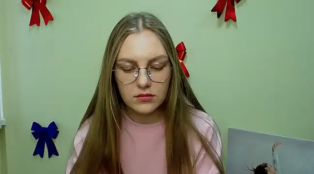 Snapshot of _AlMamiyy_ chatting on March 19, 10:44 am AlMamiyy online show from March 19, 10:44 am