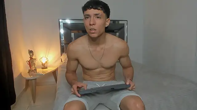 enzo sloran online show from November 22, 6:12 am