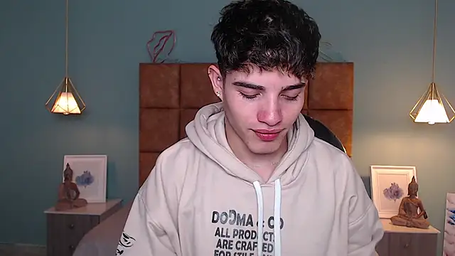 Snapshot of AlejooTwink chatting on December 28, 6:50 pm AlejooTwink online show from December 28, 6:50 pm