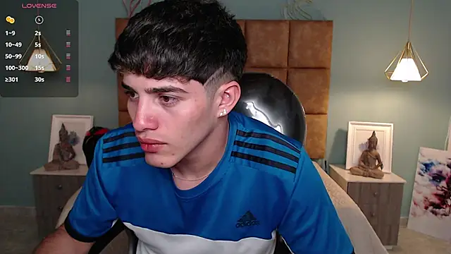 Snapshot of AlejooTwink chatting on January 10, 11:50 pm AlejooTwink online show from January 10, 11:50 pm
