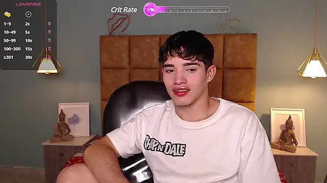 Snapshot of AlejooTwink chatting on January 17, 8:44 pm AlejooTwink online show from January 17, 8:44 pm