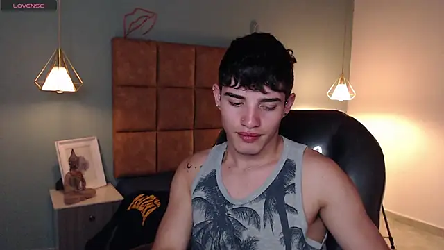 Snapshot of AlejooTwink chatting on February 10, 7:07 pm AlejooTwink online show from February 10, 7:07 pm