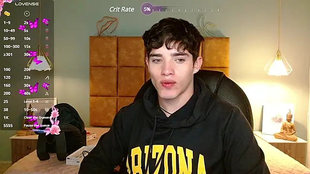 Snapshot of AlejooTwink chatting on March 8, 12:33 am AlejooTwink online show from March 8, 12:33 am