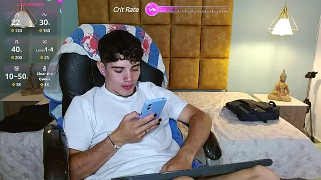Snapshot of AlejooTwink chatting on March 19, 10:20 pm AlejooTwink online show from March 19, 10:20 pm
