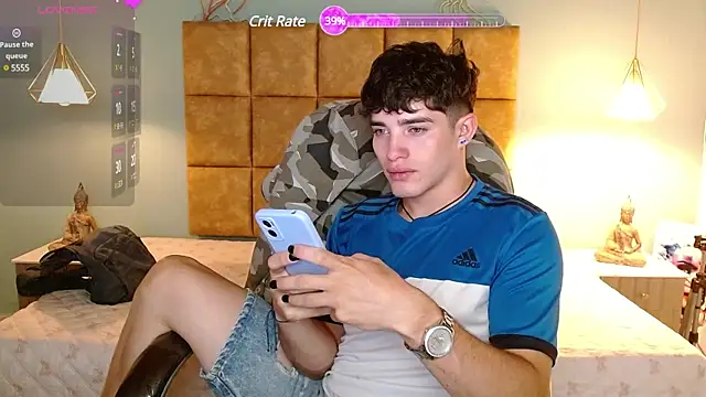 Snapshot of AlejooTwink chatting on March 21, 1:13 am AlejooTwink online show from March 21, 1:13 am