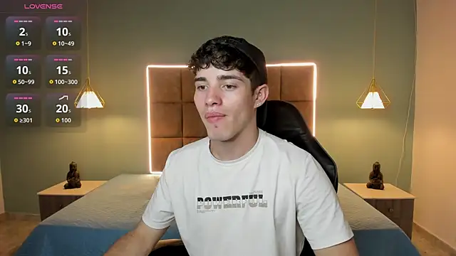 AlejooTwink online show from May 27, 3:47 am