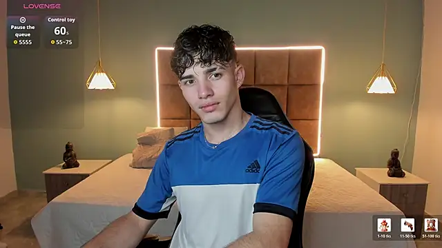 AlejooTwink online show from May 31, 5:04 am