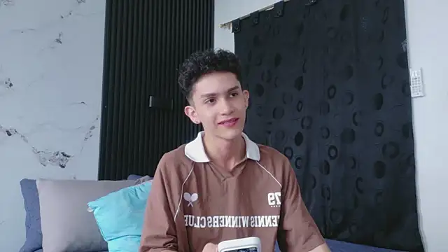 Snapshot of Noah_tyler_ chatting on May 22, 8:14 pm Noah tyler online show from May 22, 8:14 pm