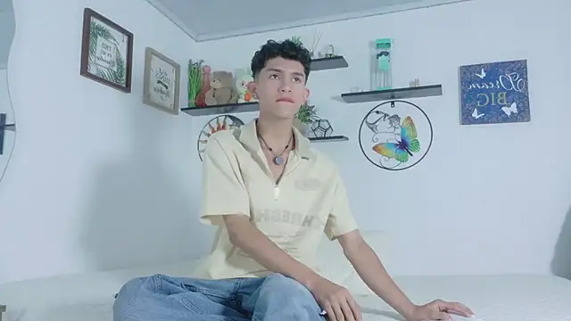 Snapshot of Noah_tyler_ chatting on July 6, 7:16 pm Noah tyler online show from July 6, 7:16 pm