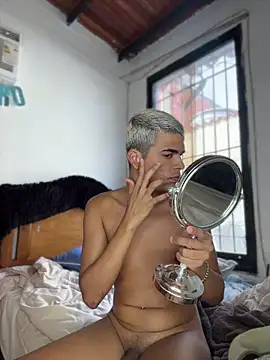 Snapshot of Leo_bunny_hot chatting on June 30, 7:48 pm Leo bunny hot online show from June 30, 7:48 pm