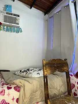 Snapshot of Leo_bunny_hot chatting on July 8, 5:28 pm Leo bunny hot online show from July 8, 5:28 pm