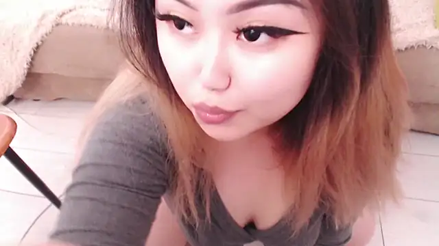 Snapshot of amelia_sunlight chatting on May 12, 4:04 pm amelia sunlight online show from May 12, 4:04 pm