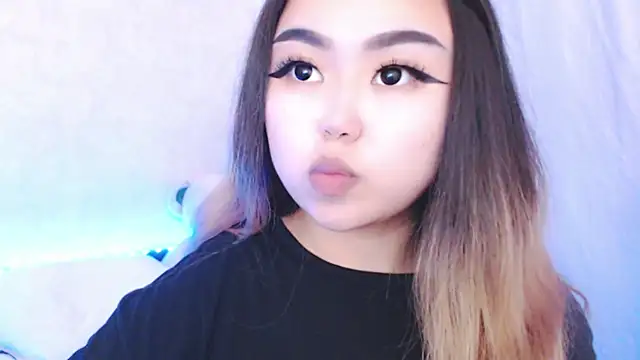 amelia sunlight online show from July 15, 3:39 pm