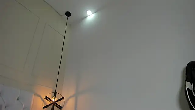 Snapshot of Slut_Milf_ chatting on December 21, 8:50 am Slut Milf  online show from December 21, 8:50 am