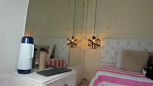 Snapshot of Slut_Milf_ chatting on December 21, 7:16 pm Slut Milf  online show from December 21, 7:16 pm