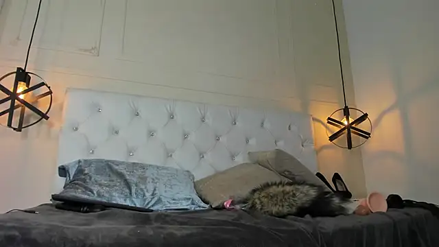 Snapshot of Slut_Milf_ chatting on January 17, 1:36 am Slut Milf  online show from January 17, 1:36 am