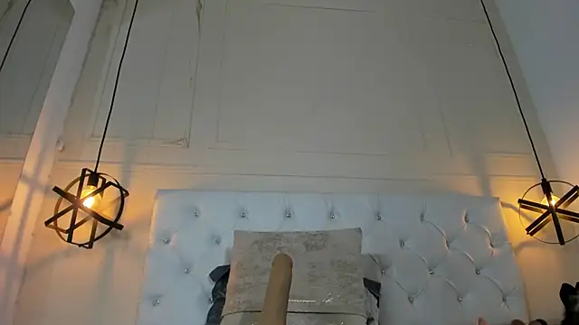 Snapshot of Slut_Milf_ chatting on February 4, 1:45 am Slut Milf  online show from February 4, 1:45 am