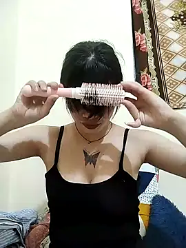 Snapshot of Cool__girl chatting on February 10, 7:38 pm Cool girl online show from February 10, 7:38 pm