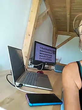 Snapshot of misslynexxx chatting on July 28, 7:26 am misslynexxx online show from July 28, 7:26 am
