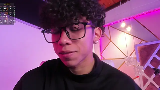 AkazaBoy  online show from April 16, 5:30 am