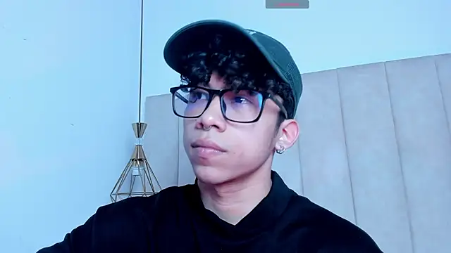 AkazaBoy  online show from April 17, 8:12 pm