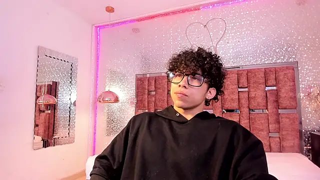 AkazaBoy  online show from April 27, 6:11 am