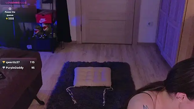 Snapshot of Space_X_Roxy_ chatting on December 1, 11:04 pm Space X Roxy  online show from December 1, 11:04 pm