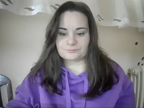 Snapshot of AalinnaK chatting on February 8, 8:40 am AalinnaK online show from February 8, 8:40 am