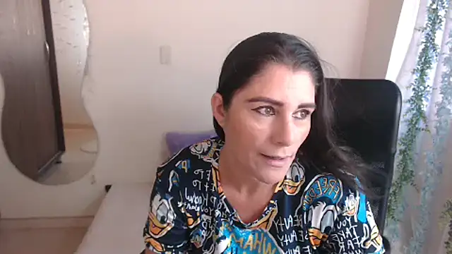 LUCY LI online show from December 12, 7:15 pm