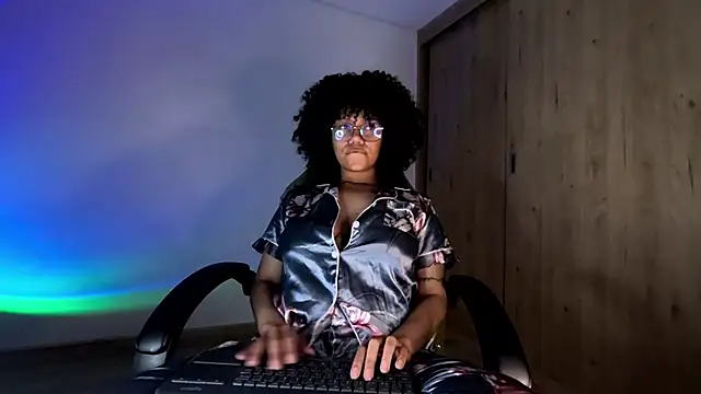 Snapshot of Ale_xandra chatting on July 2, 2:00 am Ale xandra online show from July 2, 2:00 am