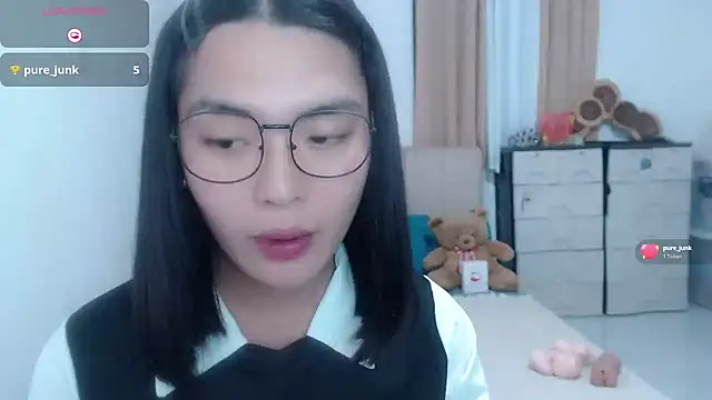 zhaviahale21 online show from August 2, 12:14 pm