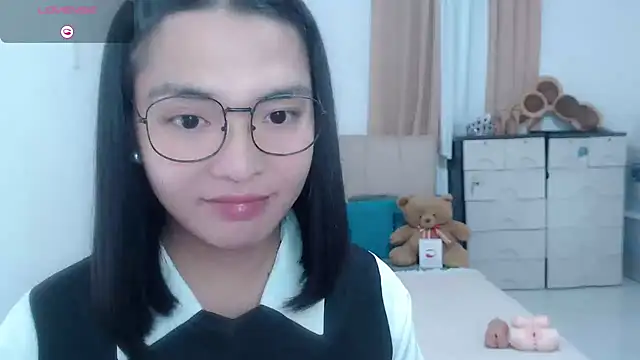 zhaviahale21 online show from August 4, 4:31 pm